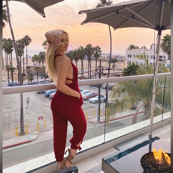 LULUS JUMPSUIT💋 - Picture 2 of 4